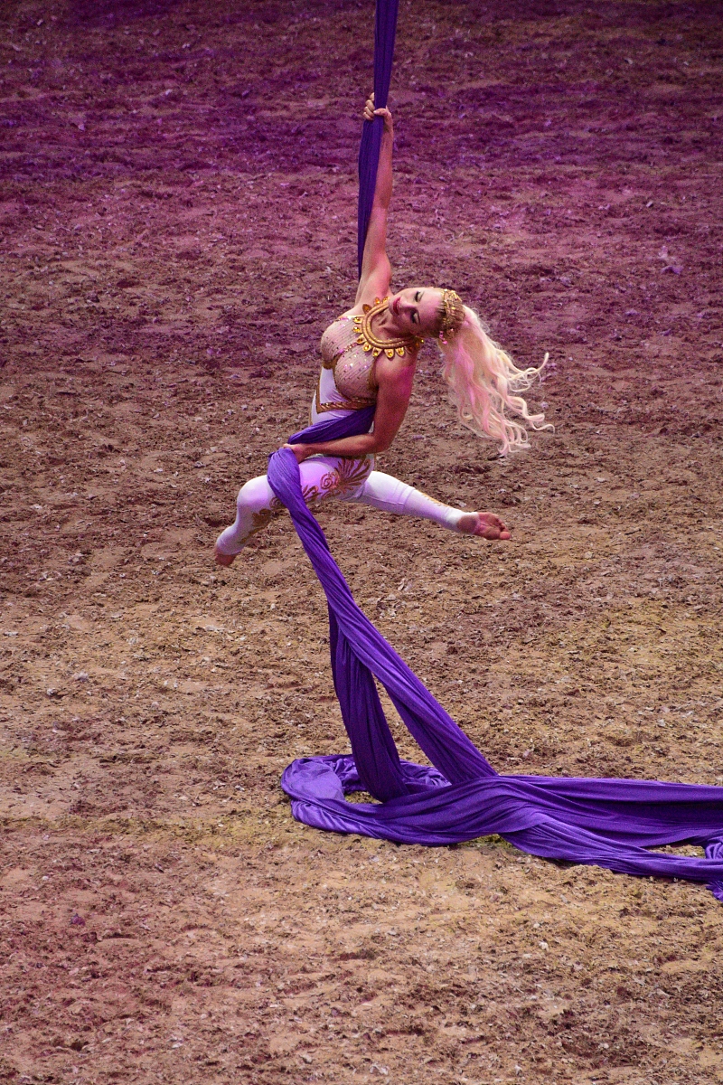 口耳相传，传之不朽碑