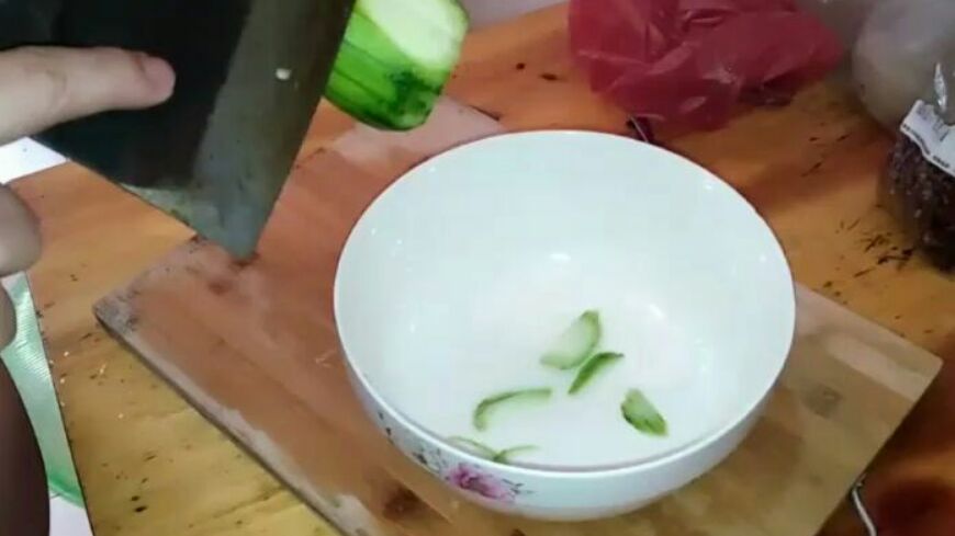 丝瓜一根鸡蛋一个做出来的丝瓜汤很好吃