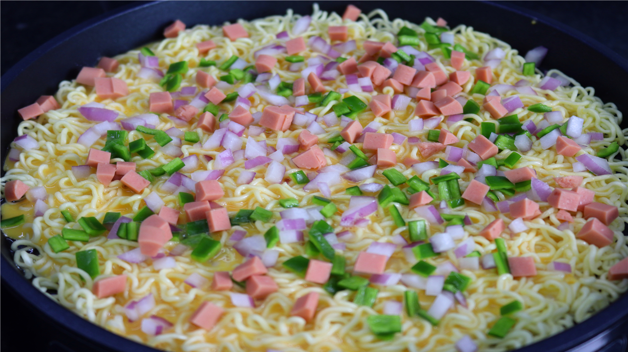 方便面的早餐新吃法,一家人的早餐轻松搞定,调料包都能偷偷吃掉