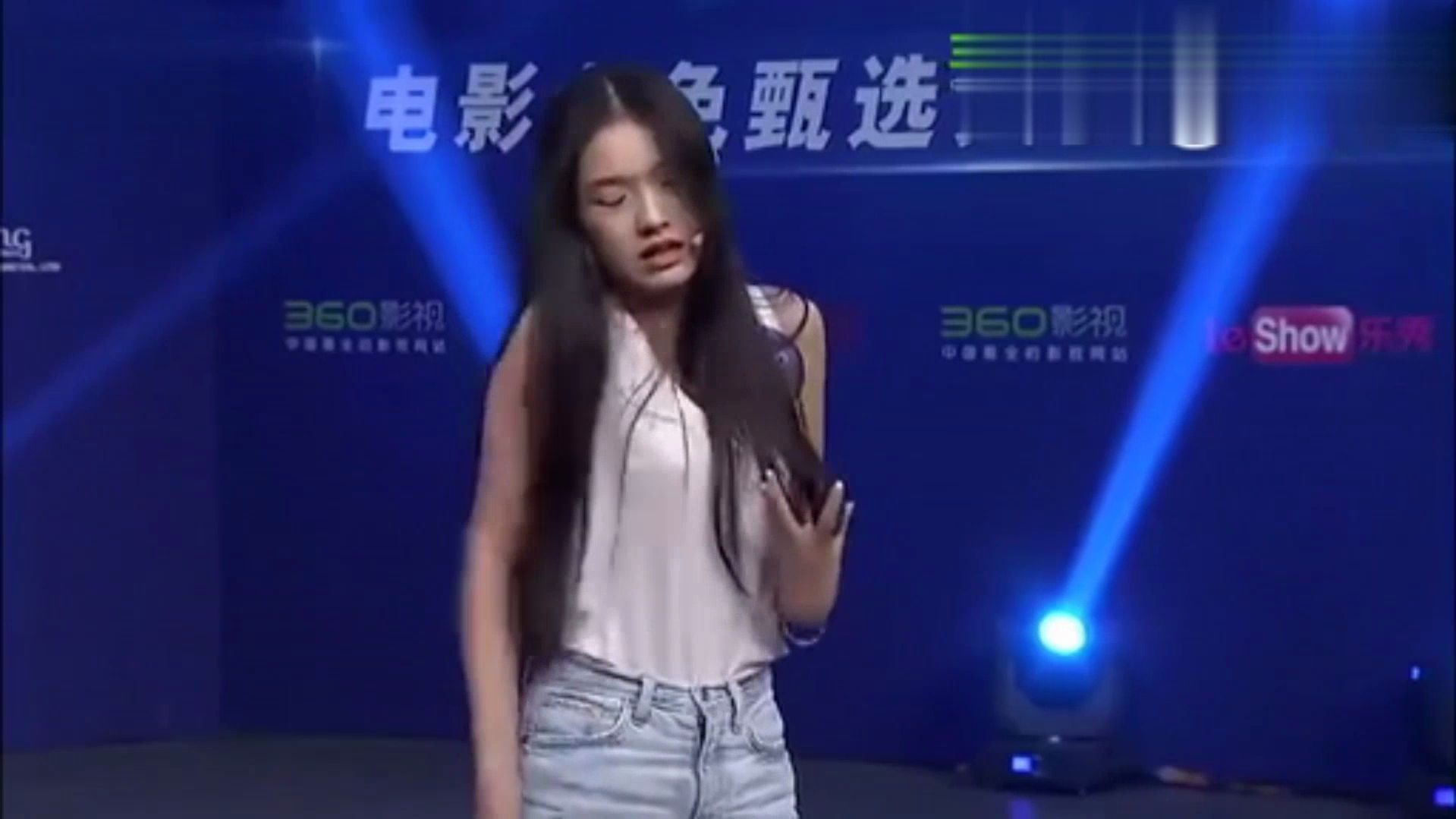 看了林允的面试视频,终于明白周星驰为什么选她演《美人鱼》