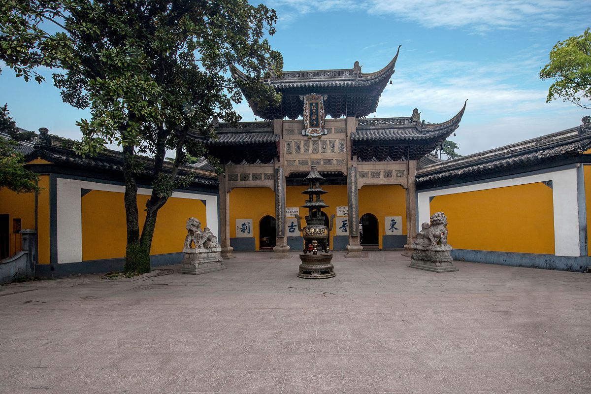 镇江旅游学校2023年招生简章 - 培养旅游行业多元化人才