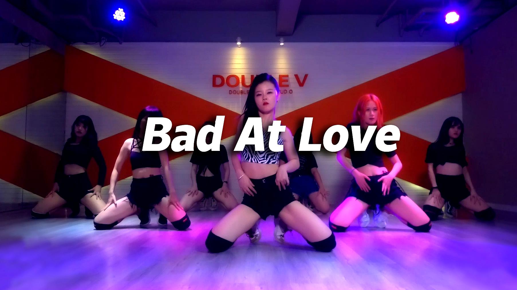 [图]性感妩媚,VICKI翻跳《Bad At Love》