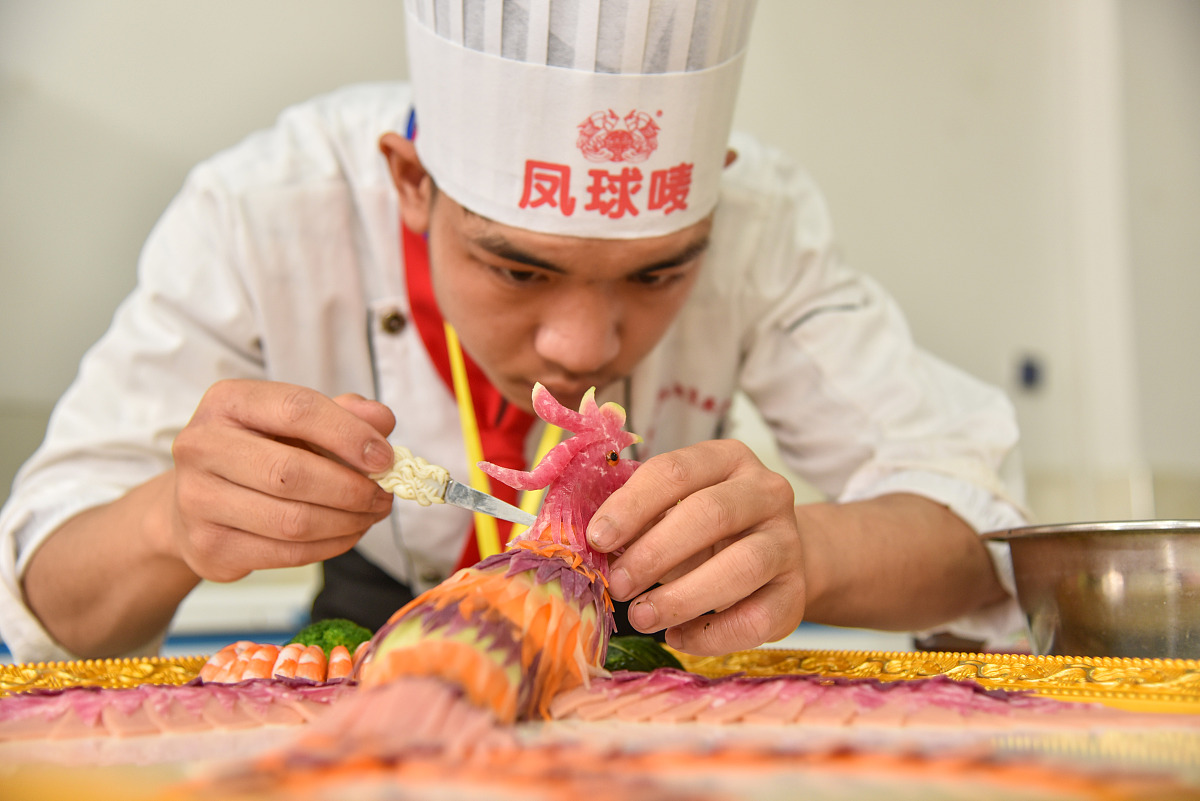 泸州市中等卫生职业学校招生电话：0830-8888888