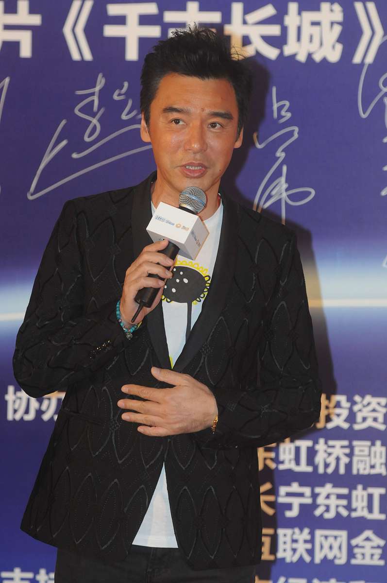 2014年6月27日,上海,一场金融论坛.***_***钟镇涛