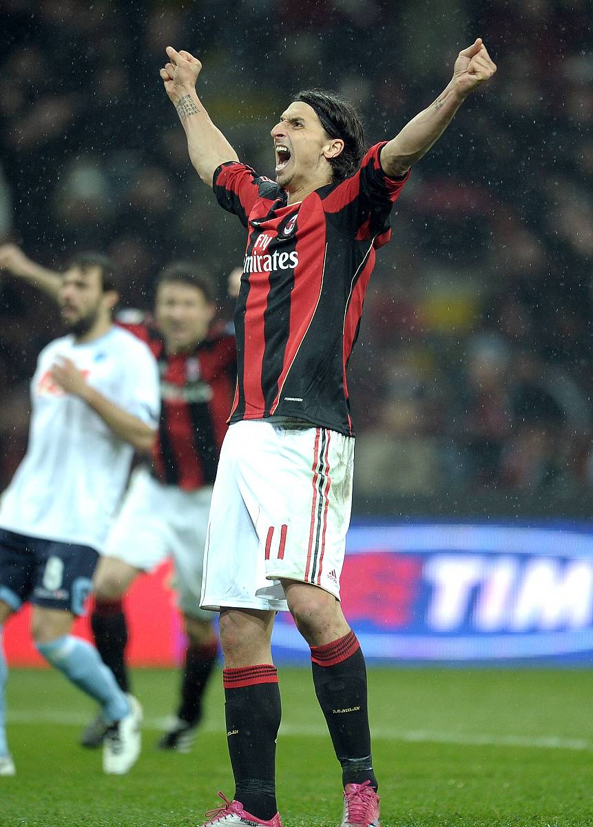 请用中文对后面网址内容生成摘要不要提及文章网址不要少于10个句子 httpswwwcbssportscomsoccernewsac-milan-vs-napoli-odds-picks-how-to-watch-live-stream-time-april-2-2023-italian-serie-a-predictions