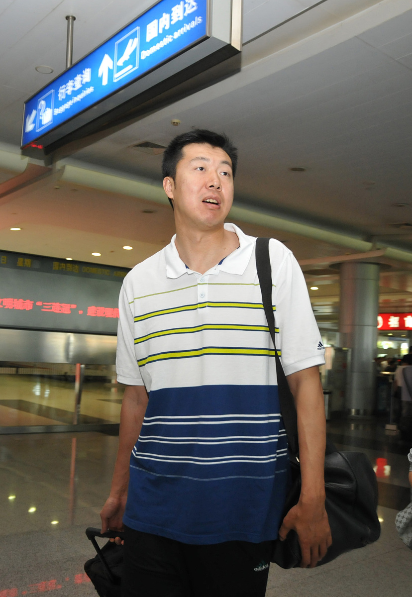 (宁波和杭州平面媒体请不要下载,谢谢)2010年5月30日,宁波,2010男篮热