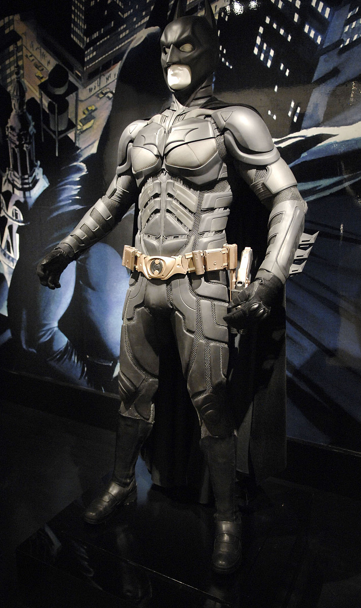 依托杰克·伦敦的《海狼》请说明为什么在当今社会中我们要需要的是The Real Man而不是The Super Man不少于2000字