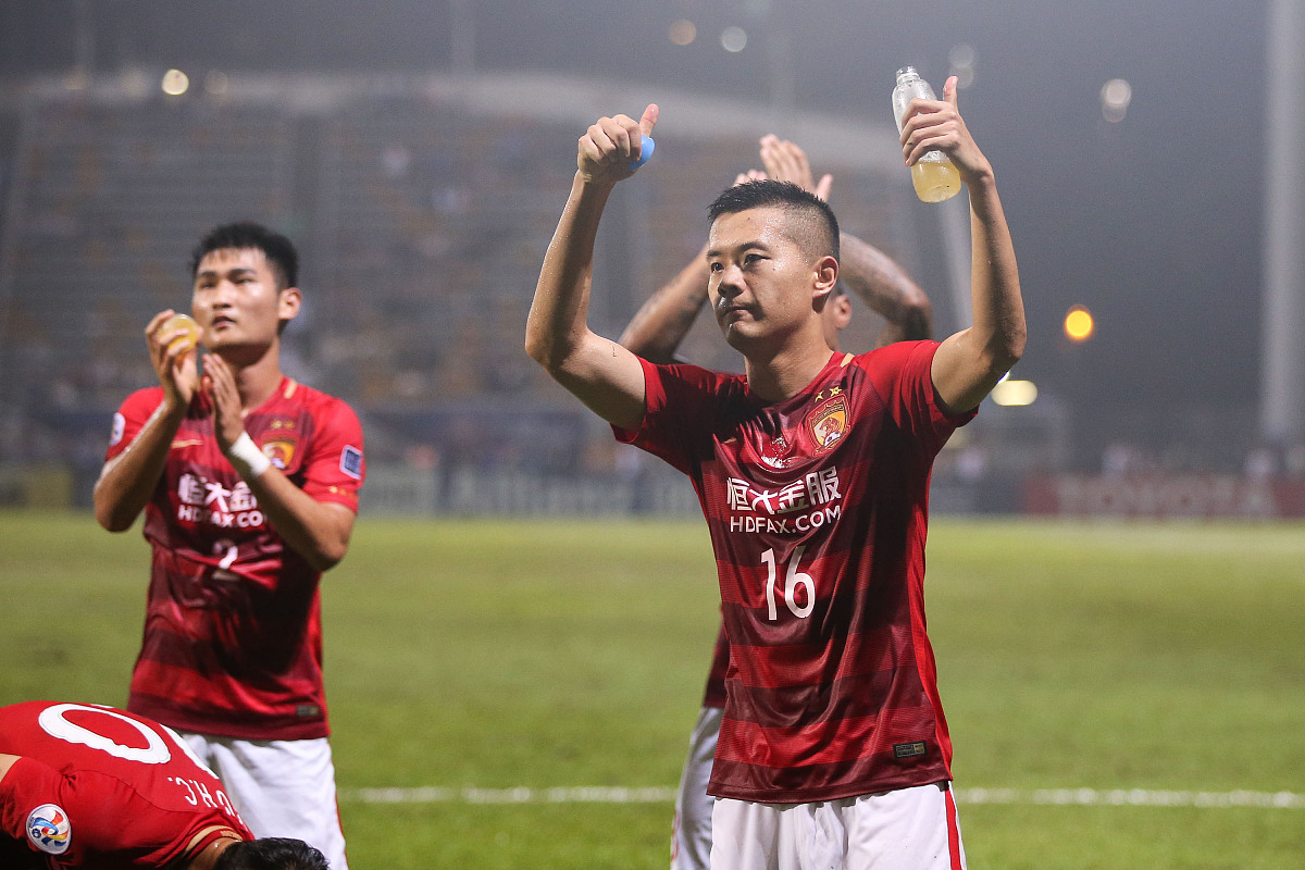 2017亚冠小组赛g组:香港东方0-6广州恒大淘宝 恒大球员赛后谢场