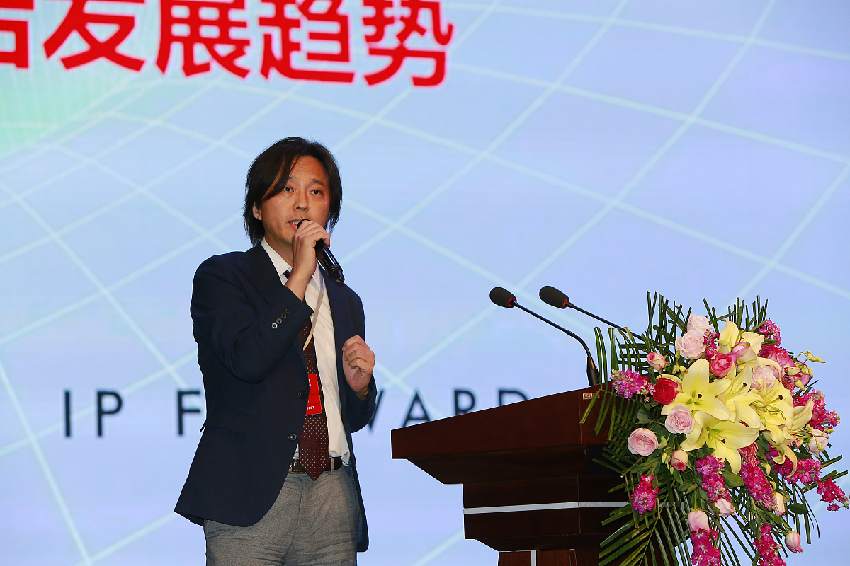 学习人民论坛文章《入心见行 善思善用》围绕善思善用才能架起理论联系实际的桥梁这一主题写网评文章800字以上。