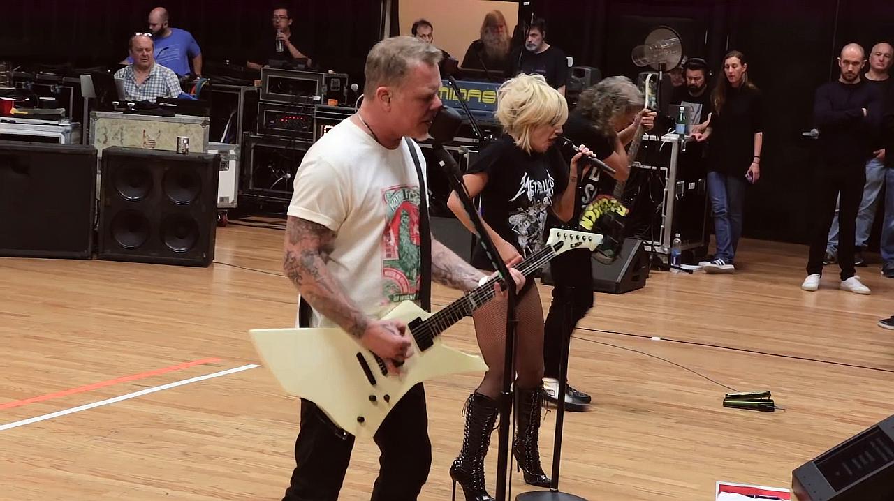 [图]神级大咖排练现场:Metallica & Lady Gaga