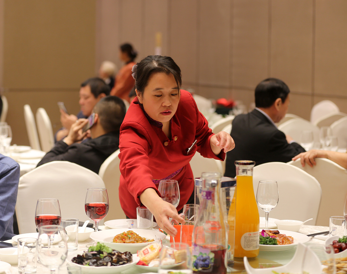 酒店中餐厅实习：工作体验、困难与体会