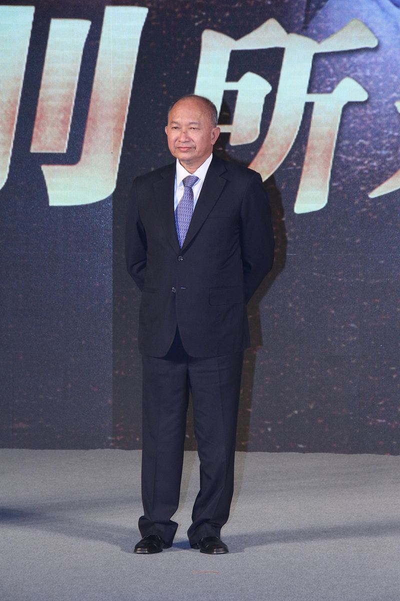 光头穿正装如何打扮？