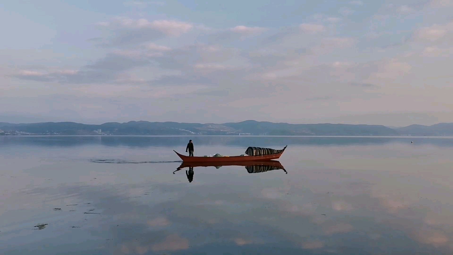 离云南昆明只有几十公里的玉溪抚仙湖,宛如仙境还能尝小银鱼美食