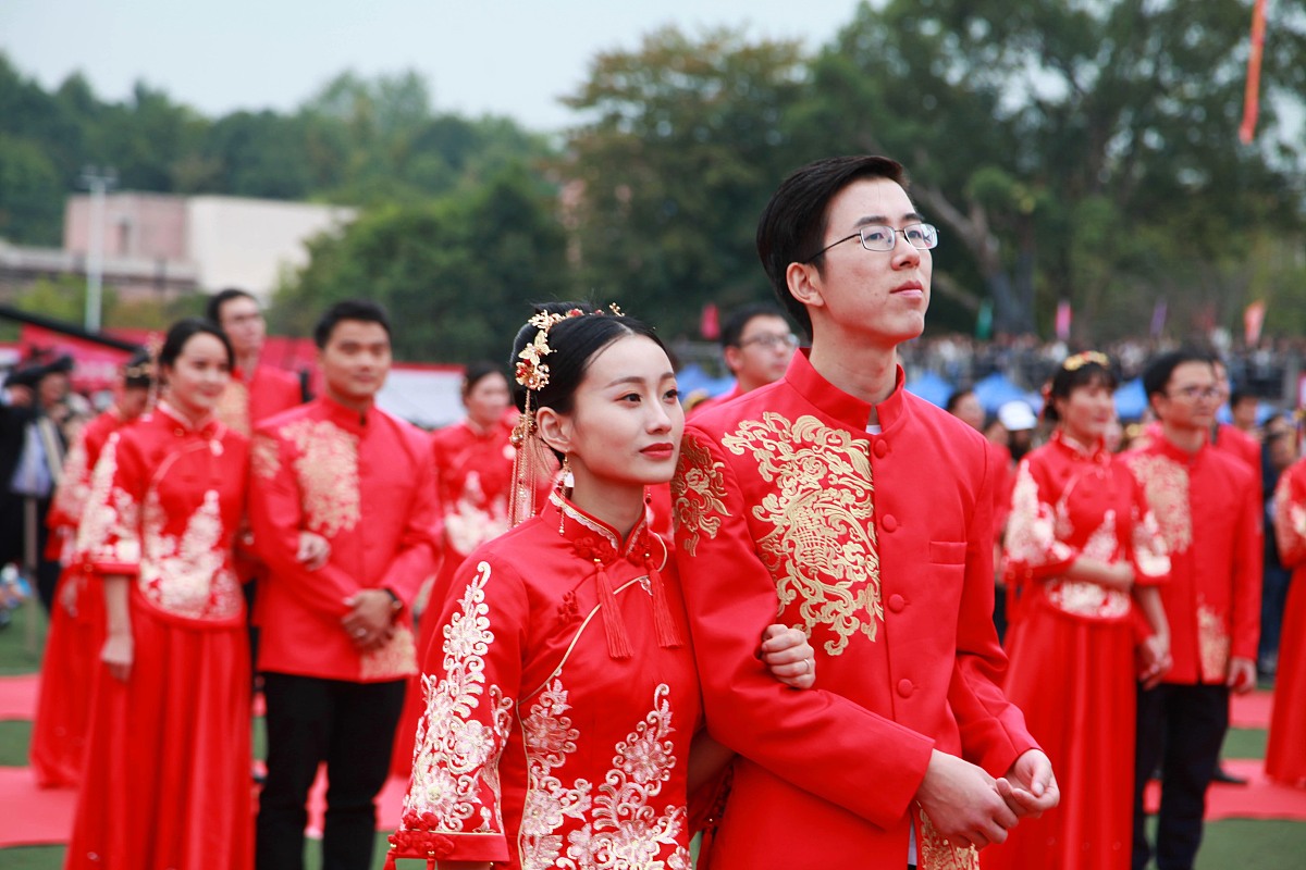 感恩母校：铭记师恩，回馈母校情