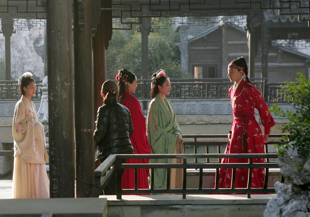 穿越红楼梦：我在贾府的奇幻人生