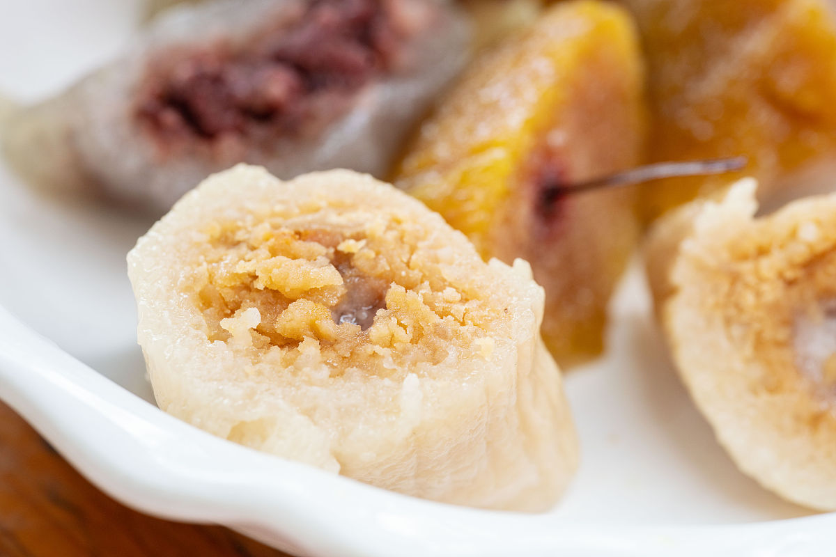 2019年5月28日,广东东莞,水乡粽子的制作过程.东莞水乡肉粽