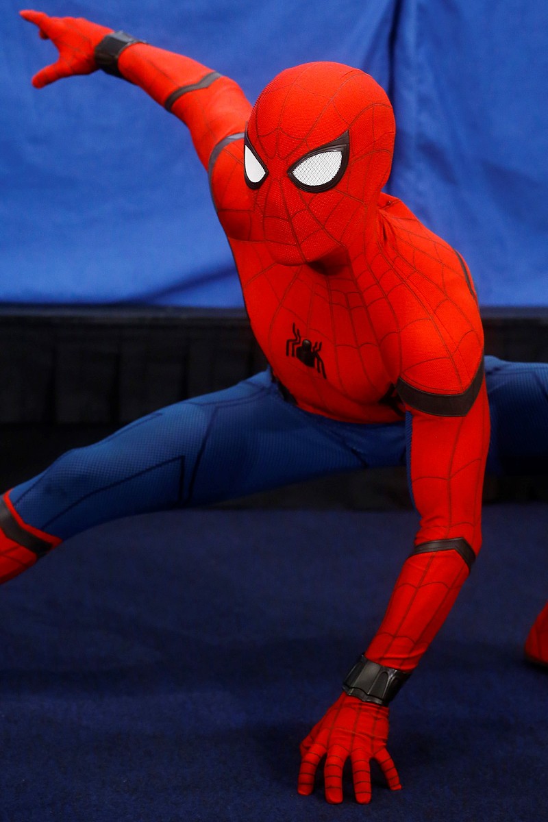 将下面json内容翻译为中文并保持json格式：comment Thank you Daniel Kaluuya! title Spider-Man Across the Spider-Verse Almost Didnt Include One of Its Most Beloved Characters content pemWarning The following story contai