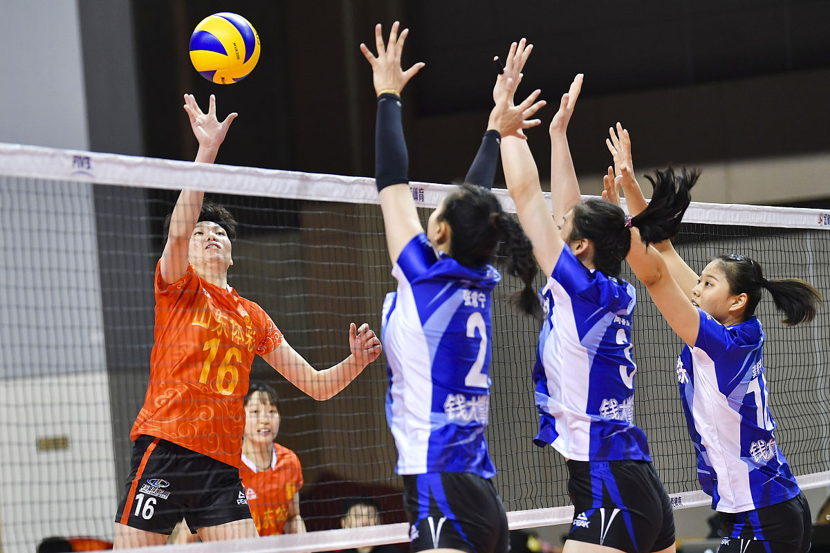 中国女排夺冠之路：挑战与应对