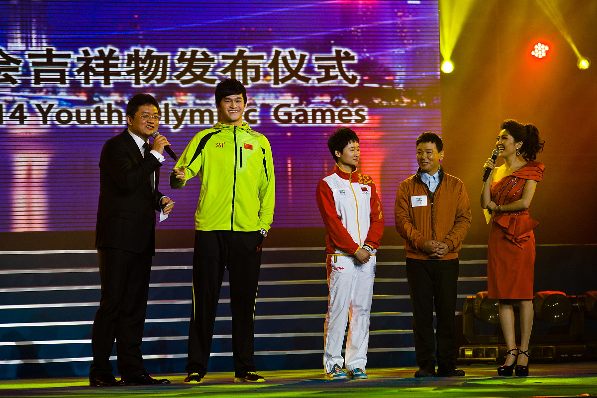 小学英语教师教学中对学生进行审美培养的路径的尝试用中文写3600字请写的语言优美