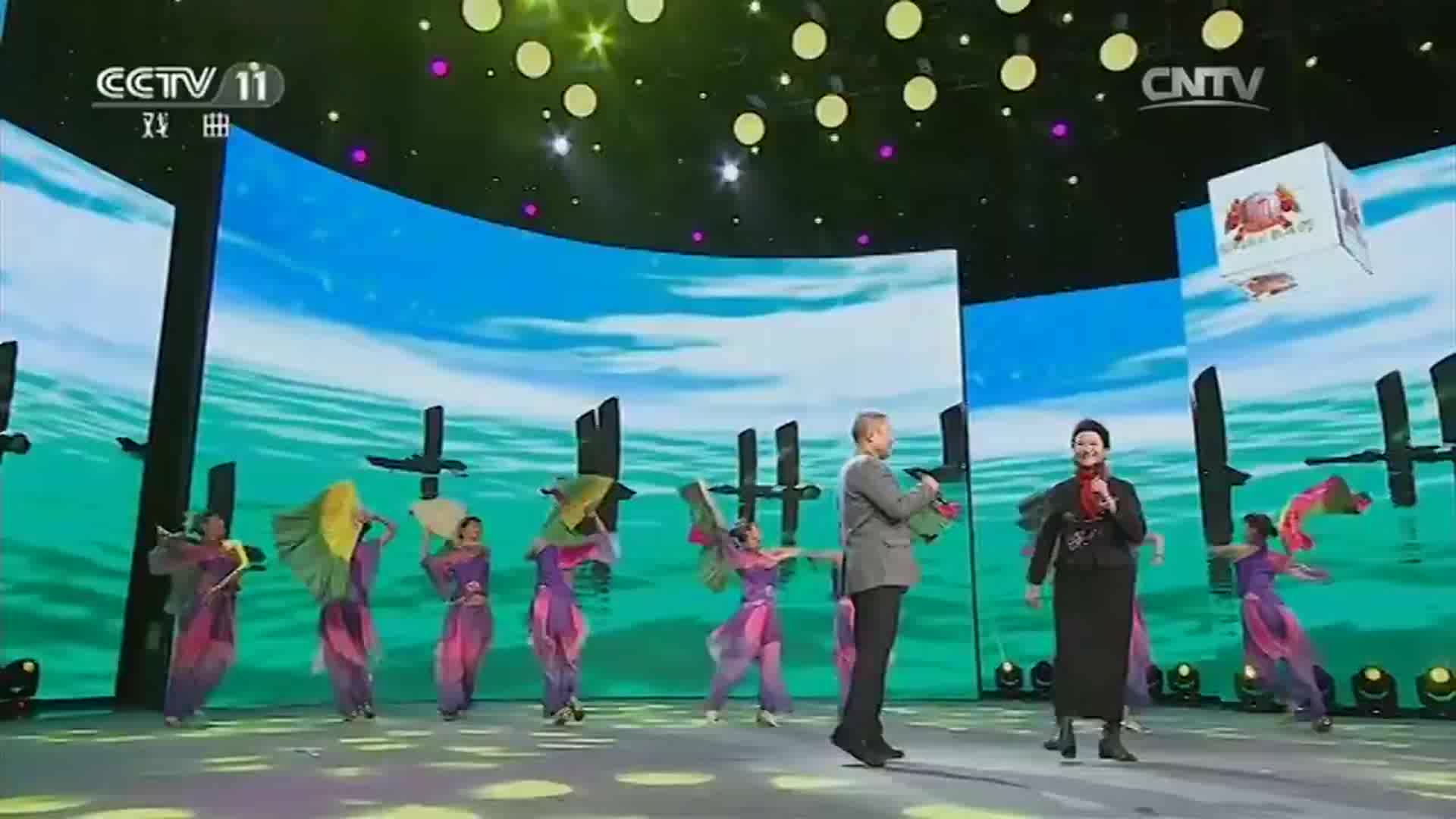 [图]王丽云,沙景昌倾情演绎《双送粮》,歌声嘹亮悠扬