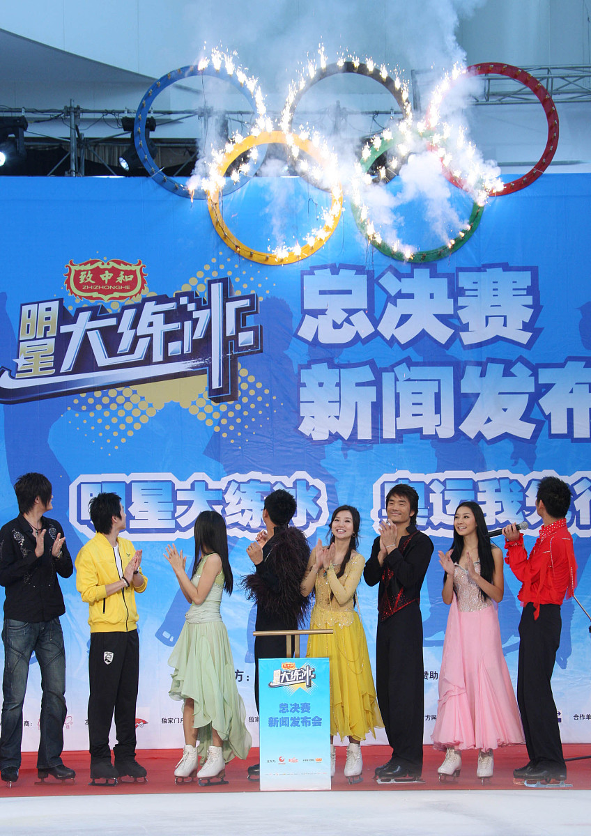 节目名称创意：在'周末即兴狂欢'中融入'千'的妙用