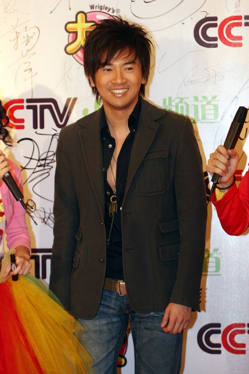 2006年11月1日,北京,"孩子的选择"欢乐盛典在天桥剧场热闹举行,众多明
