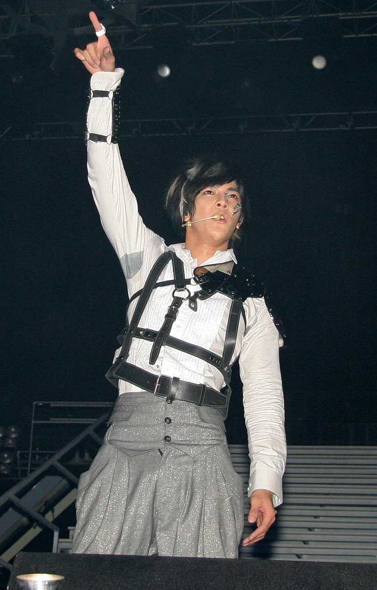 2009年4月11日,上海,飞轮海"想入飞飞世界巡回演唱会"在上海大舞台正