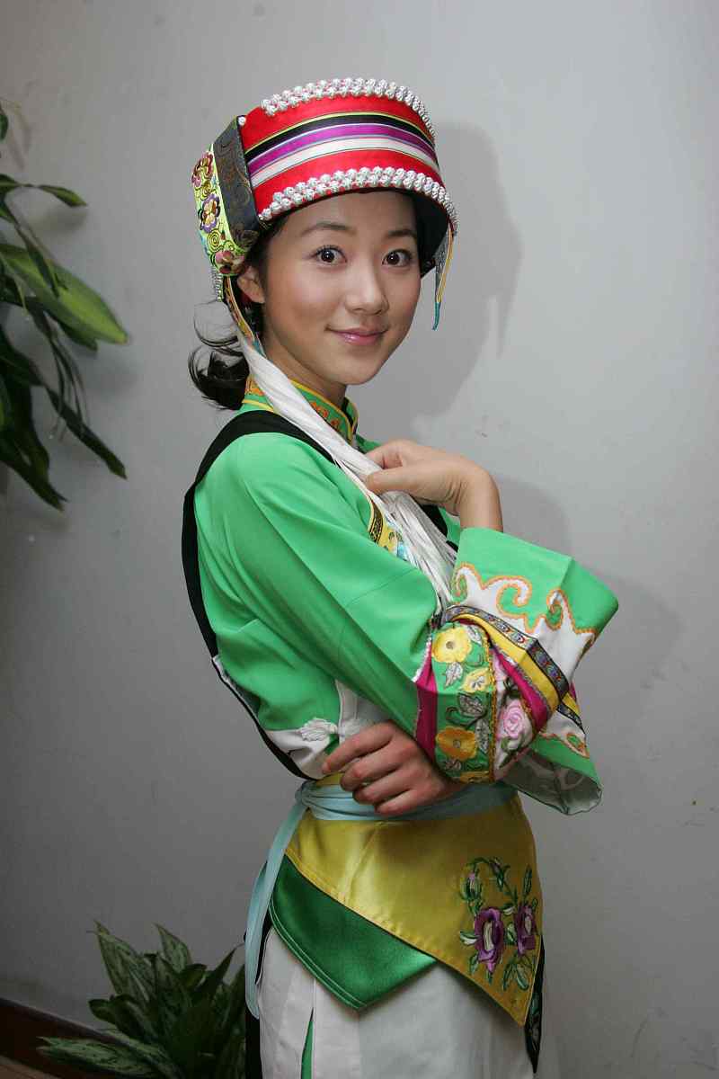 2005年7月2日,电视剧《阿诗玛传奇》杀青,剧组在上海举行关机记者会,