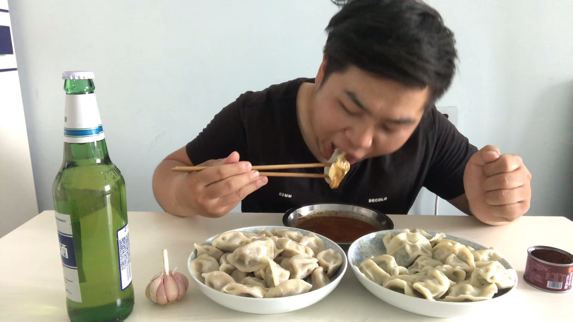 手工水饺VS速冻水饺,价格相差三倍,味道有什么不一样?