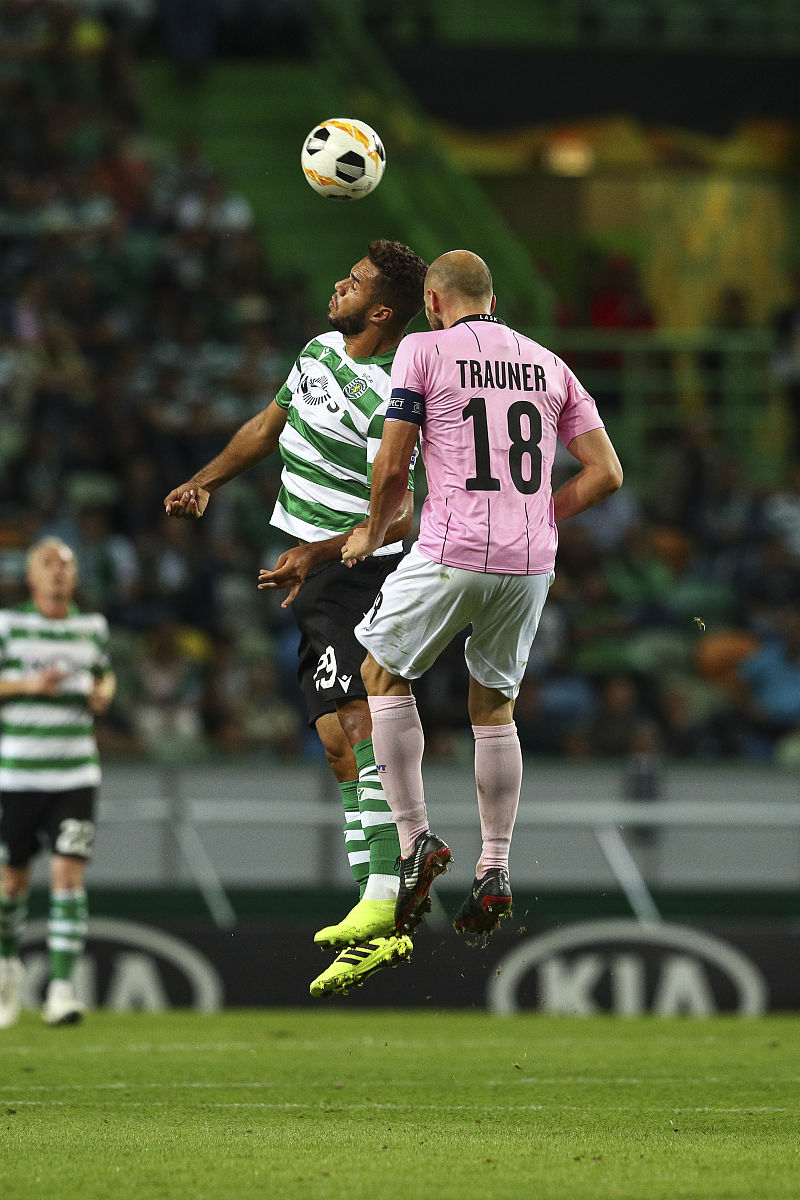 lisbon, portugal - october 03: luis phellype of sporting cp (l) 
