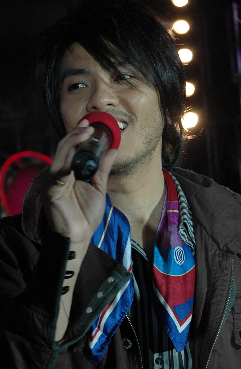 2007年 11月 6日 , 江苏 淮安 , 2007 动感地带 阿杜 淮安 举行 演唱