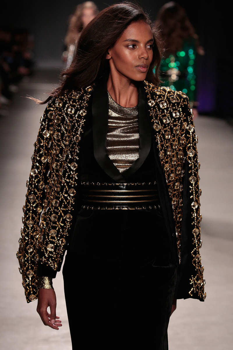2015年10月21日讯,纽约,当地时间20日,balmain <strong>x</strong> h&m 合作系列秀.