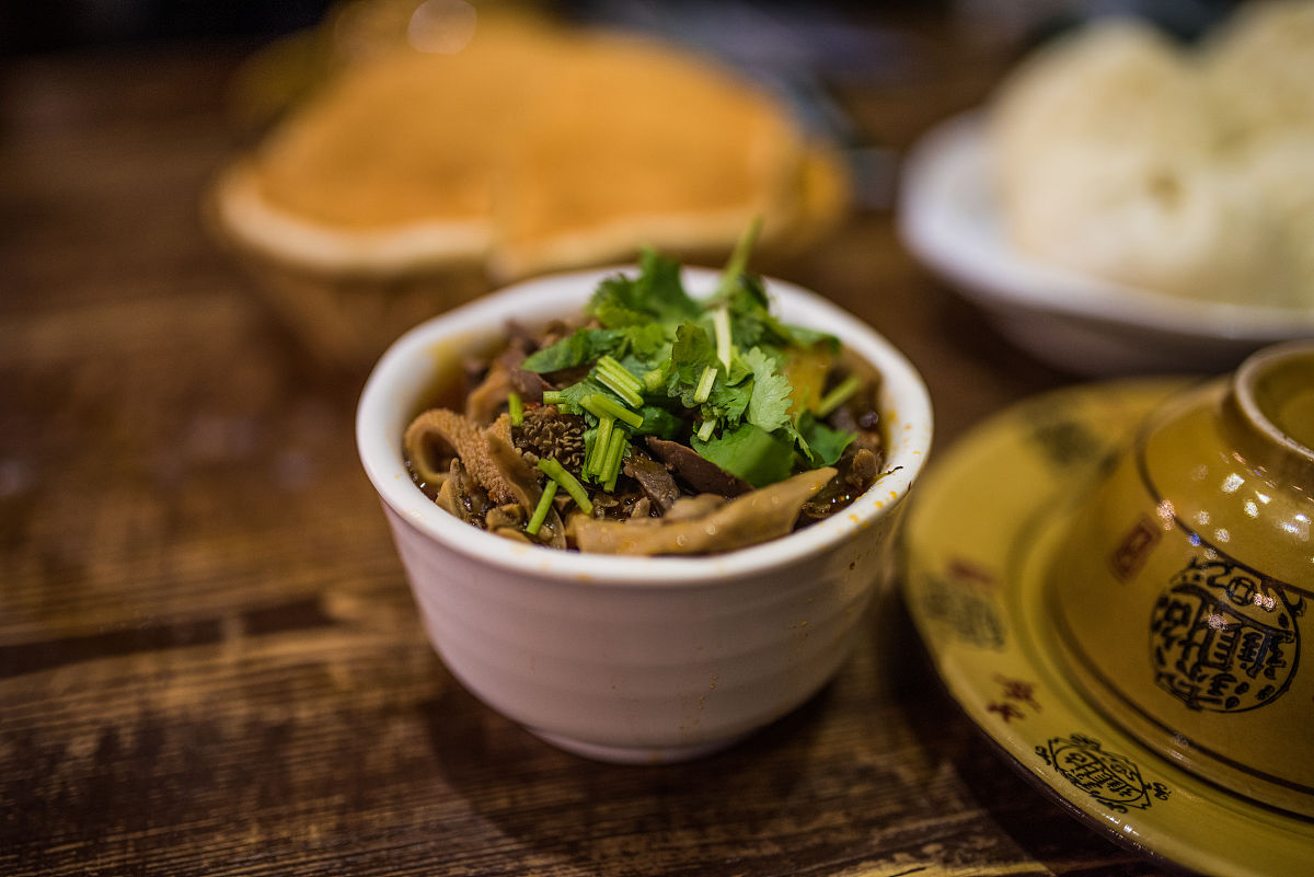 请告诉我蒙餐行业毛利率谢谢