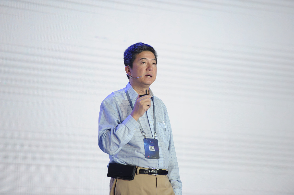 dr. shoucheng zhang professor of physics at stanford university 