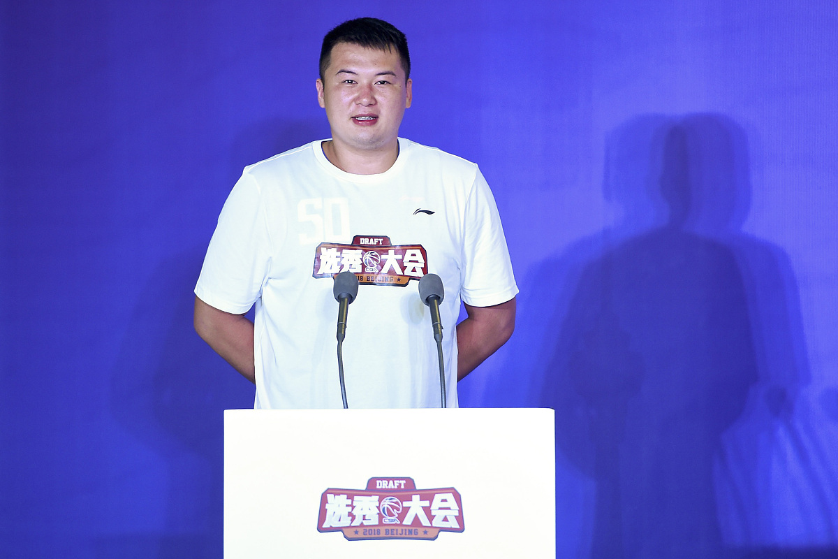 曹磊吓了石凯一跳：玩笑惹出小尴尬