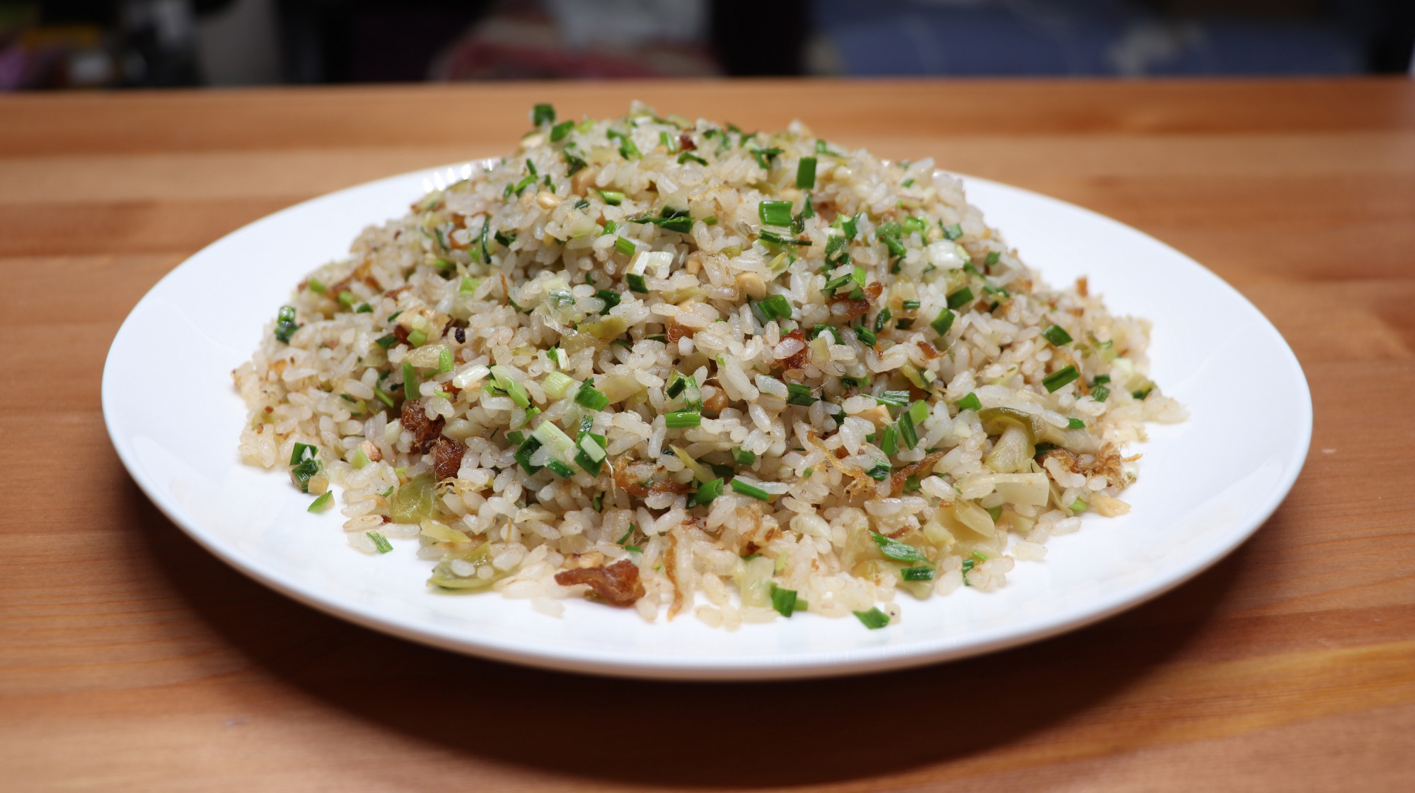 听说涪陵榨菜最近很火,今天就用它做一道榨菜肉松炒饭,炫炫富