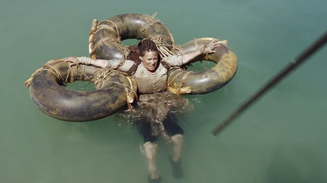 少女天生能控制鲨鱼,为了救出被抓的族人,她成了鲨鱼主宰!