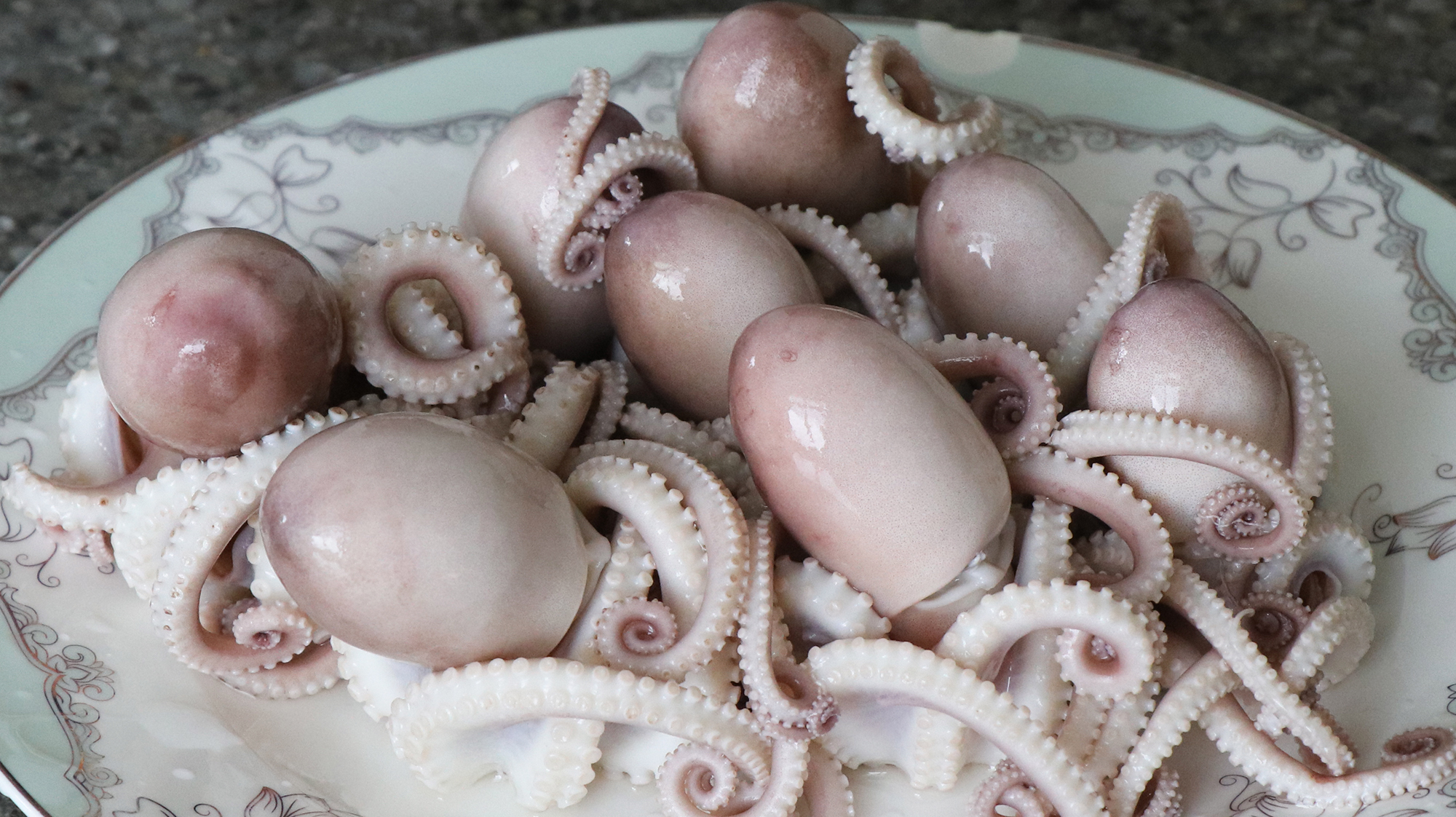 生鲜八爪鱼这样做,鲜嫩爽口,连墨汁一起吃,太解馋了