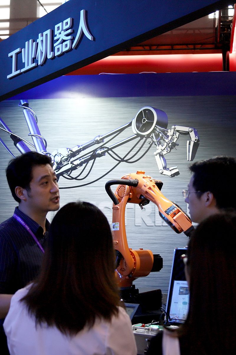 工业机器人售后服务年度总结：成就与展望 - 500字