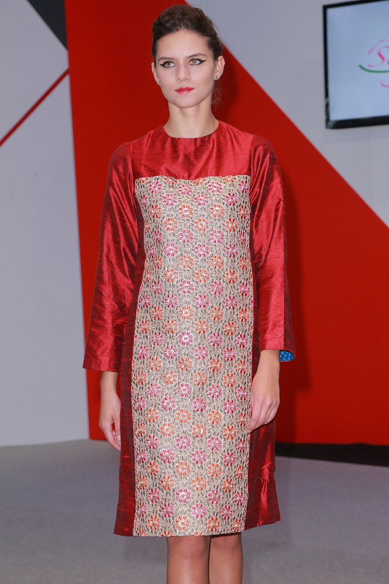 红色 XXL 女式沙滩花卉印花短袖大摆连衣裙好评