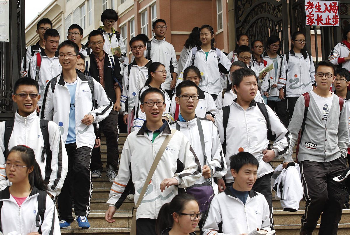 昆明市初中生学高铁学校要读几年-好不好