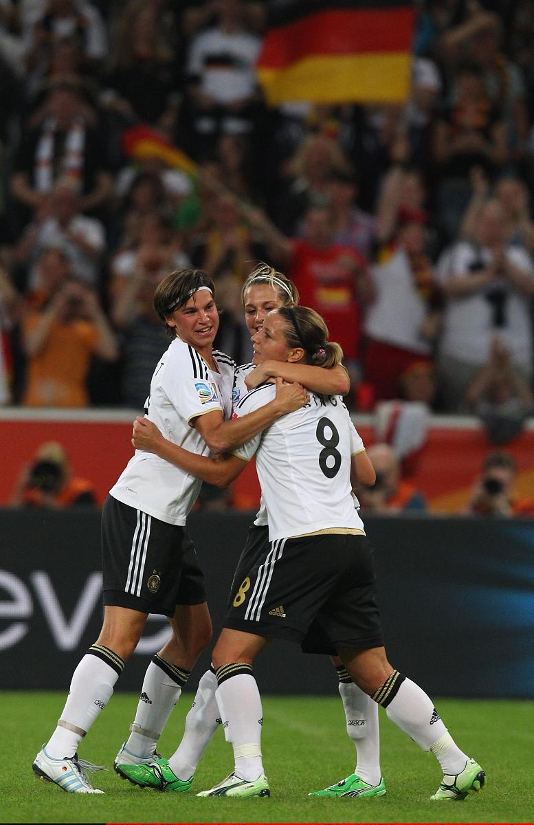 2011年7月5日,门兴格拉德巴赫,2011女足世界杯a组,德国4-2法国.***_**