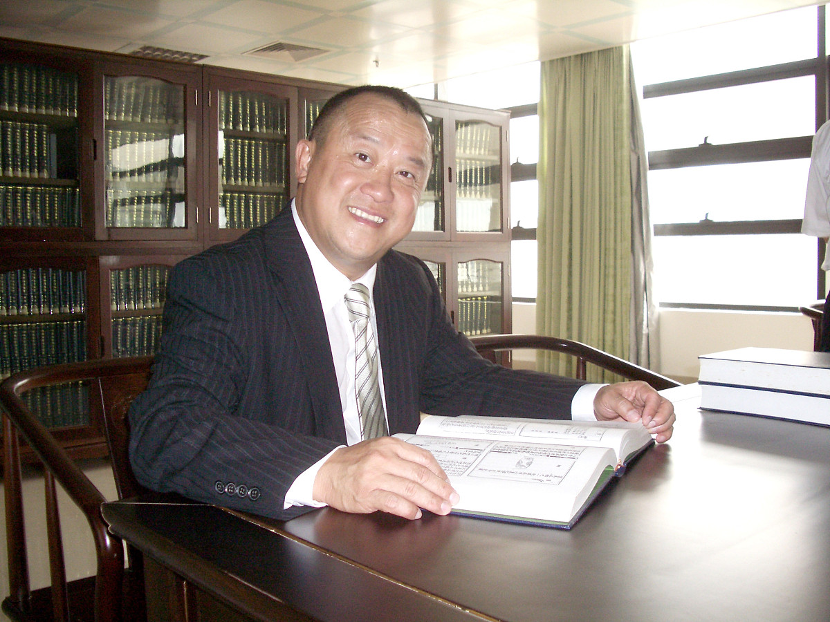 2006年7月2日,曾志伟早前被海南师范大学委任做客席教授.+++_+++曾志
