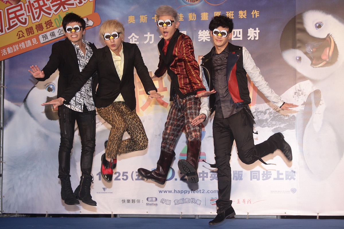 2011年11月23日,台北,lollipops f为动画电影《快乐脚》宣传.***_*** 