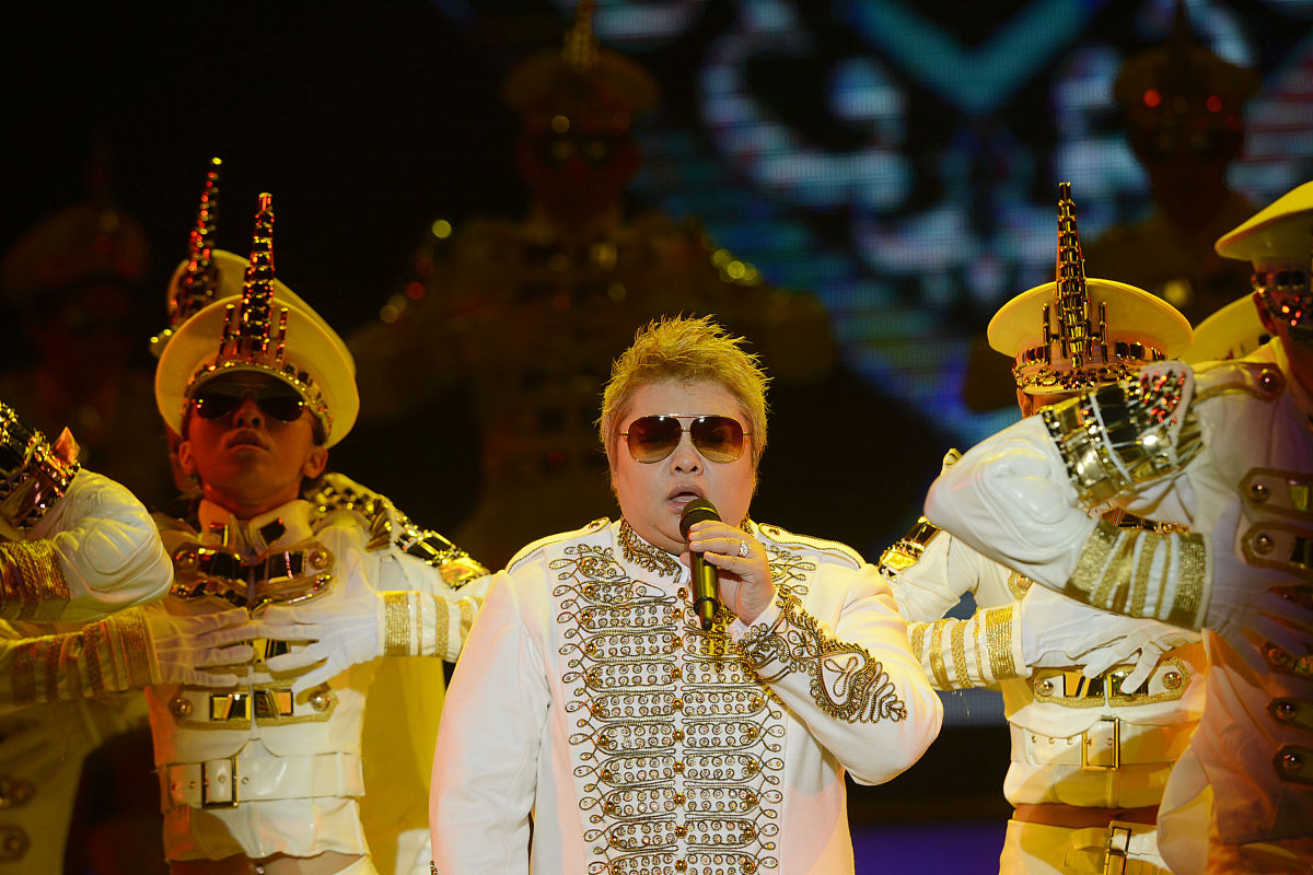 2012年9月22日,成都,韩红在成体中心举行"美丽世界"2012世界巡演成都