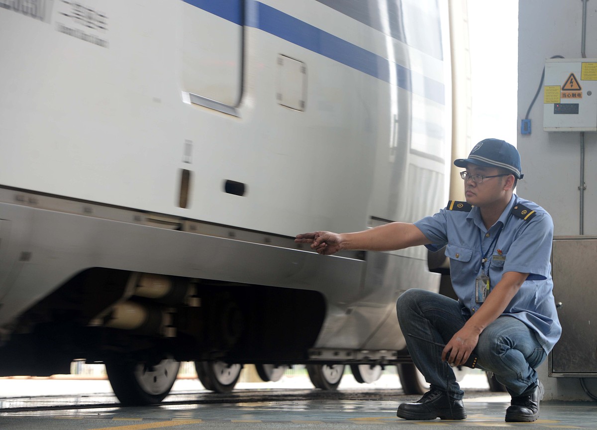 贵阳市高铁铁路学校铁道车辆运用与检修专业介绍 - 培养铁路行业专业人才