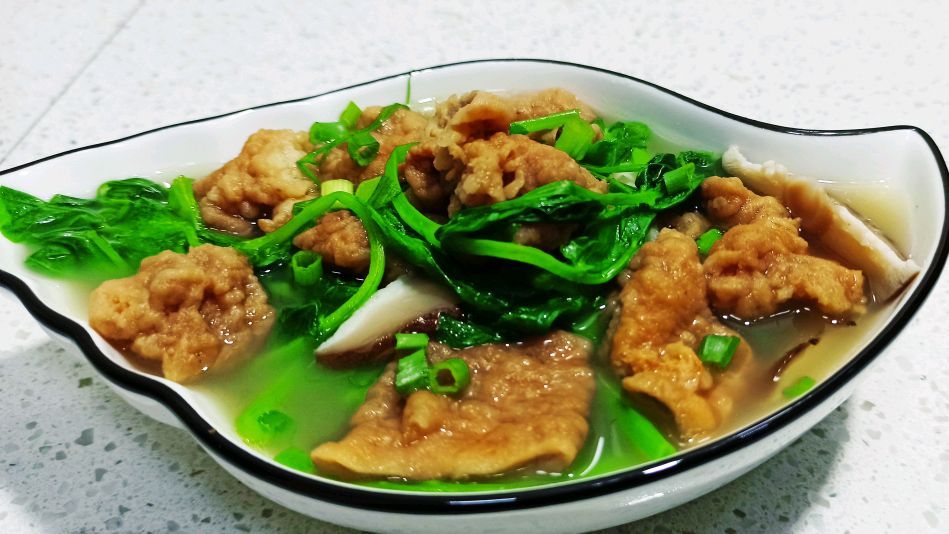 冬季推荐汤品,四川酥肉汤,汤汁浓郁清香,美味可口