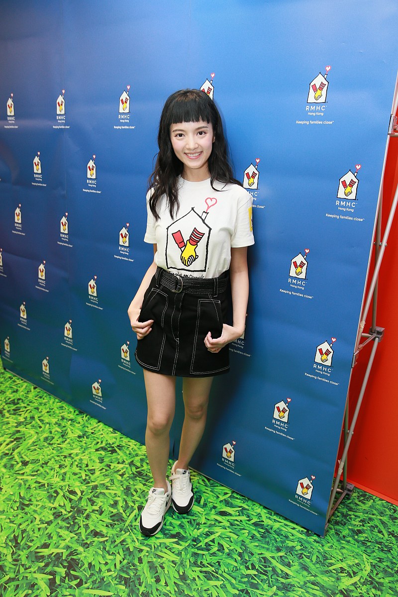 2018年7月8日,香港,明星出席慈善基金奖券义卖活动.***_***陈嘉宝
