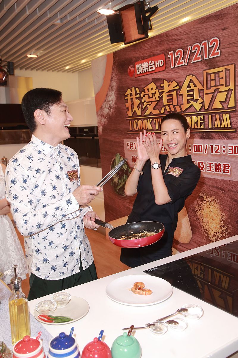 以综艺节目中的美食和文化交流为题写一篇1200字文章