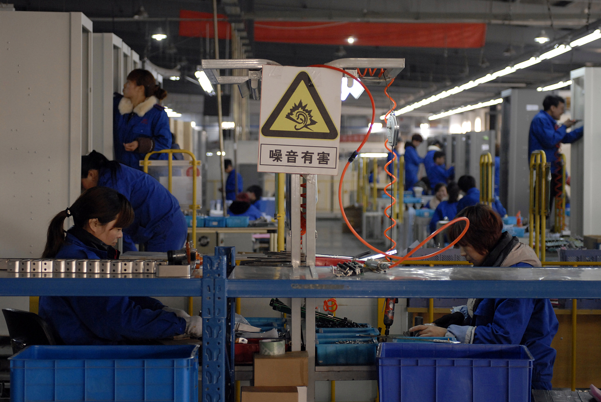 生产经营单位采用新工艺、新材料或者使用新设备必须了解、掌握其安全技术特征采取有效的安全防护措施并对从业人员进行专门的安全生产 。单选题 2分A 教育和考核B 教育和培训C 培训和考核